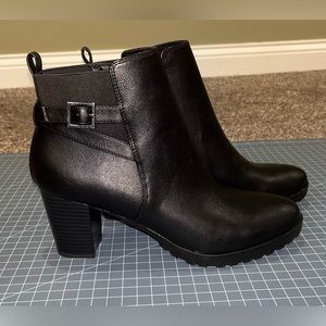 Kelly & Katie Mallorla black heeled bootie women’s size 10